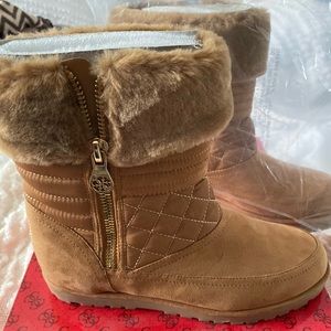 Guess boots /